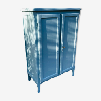 Buffet parisien bleu vintage