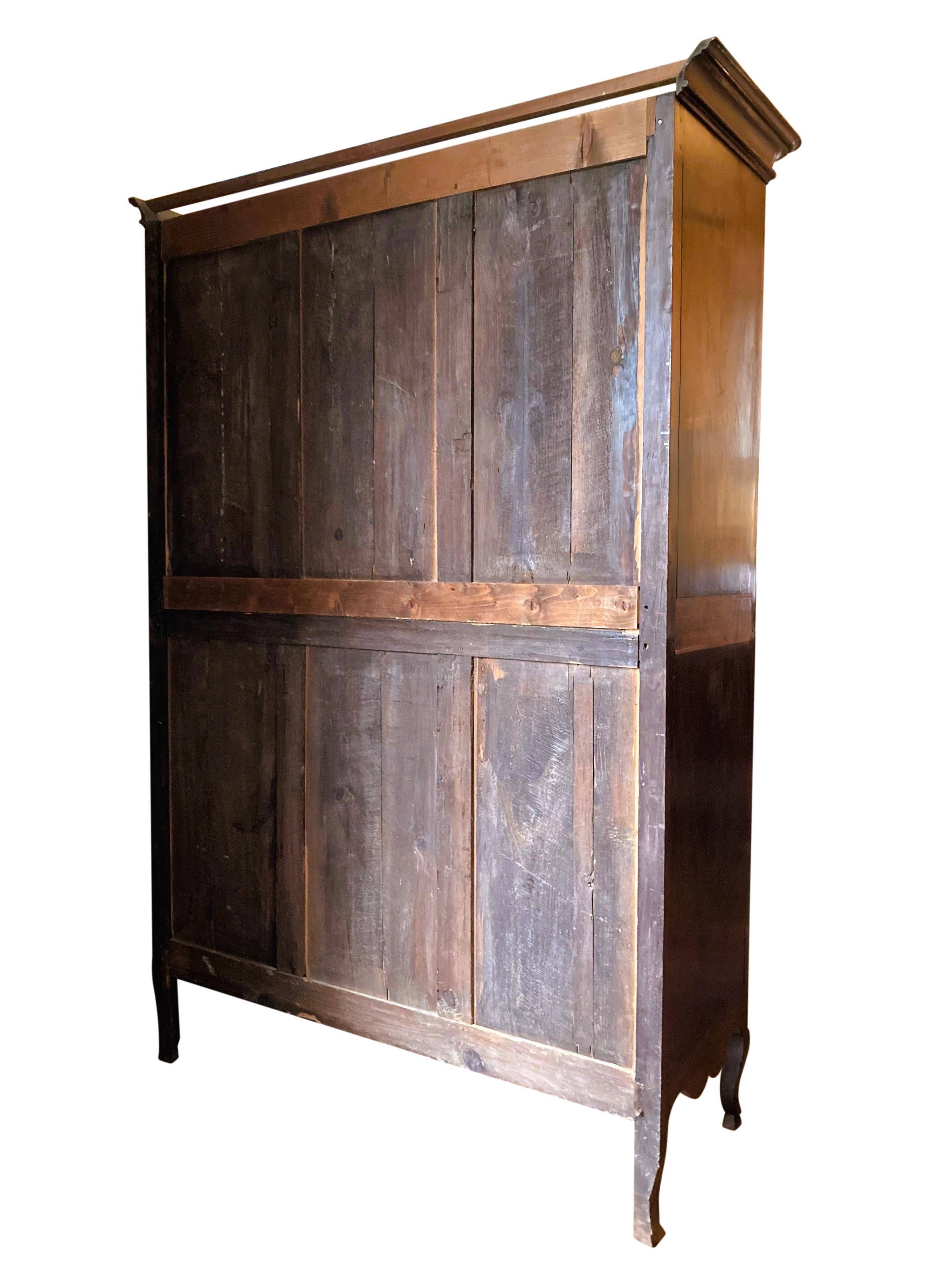 Petite armoire de port en acajou XVIIIe siècle