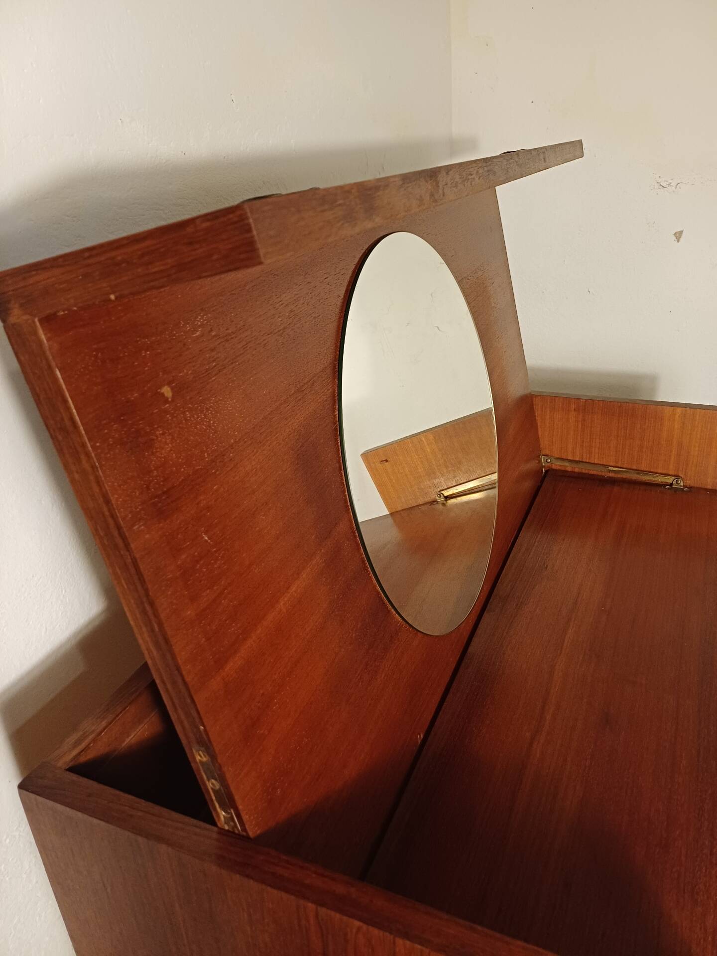 Scandinavian chest of drawers