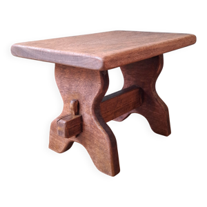 Table brutaliste