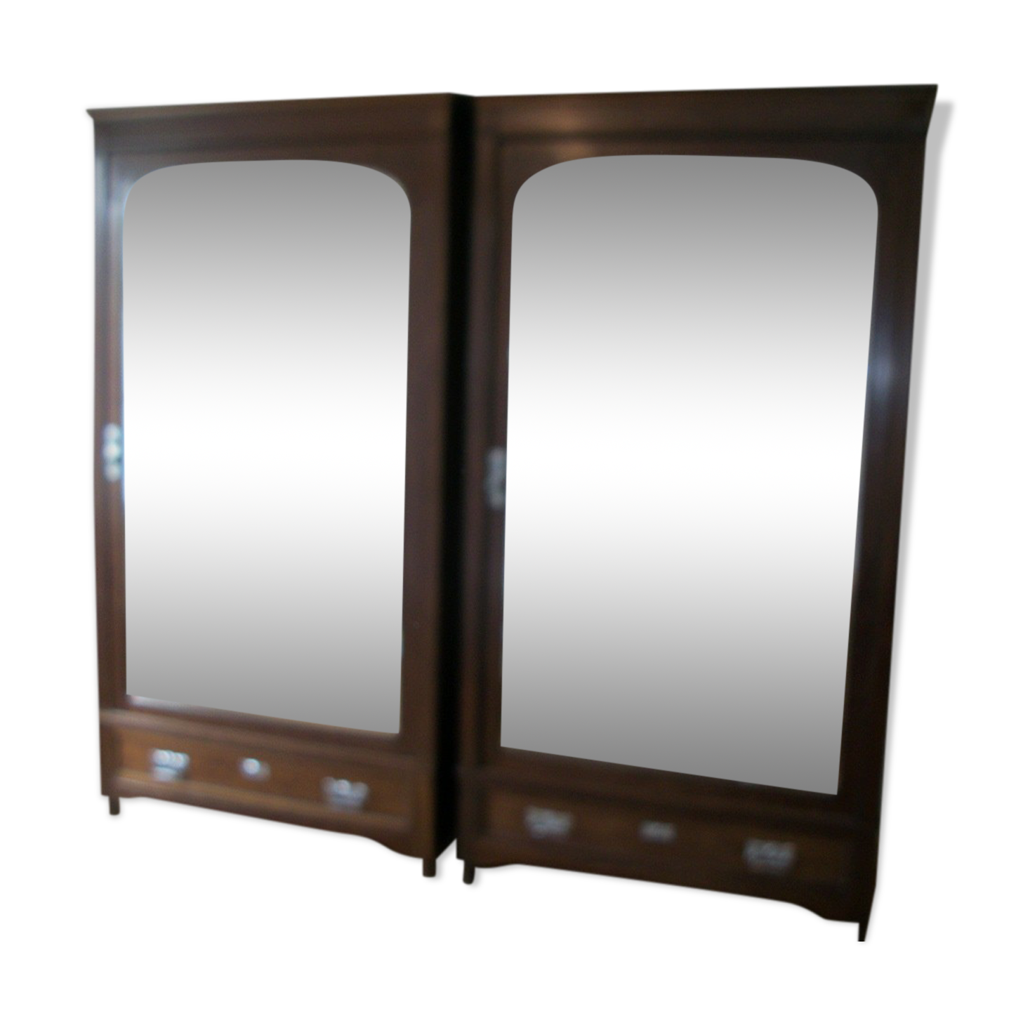 Pair of bonnetières