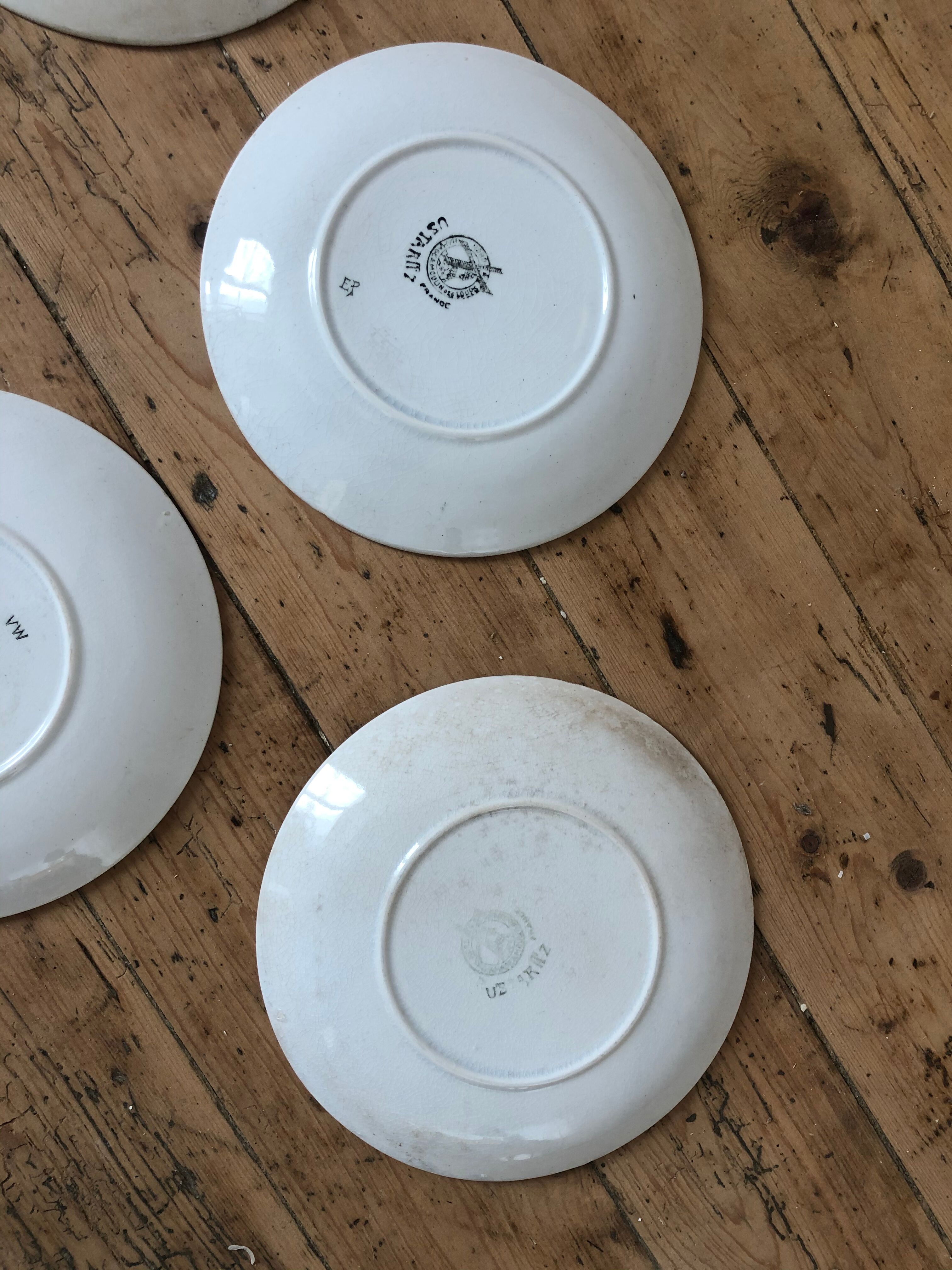 Set of 10 dessert plates in earthenware