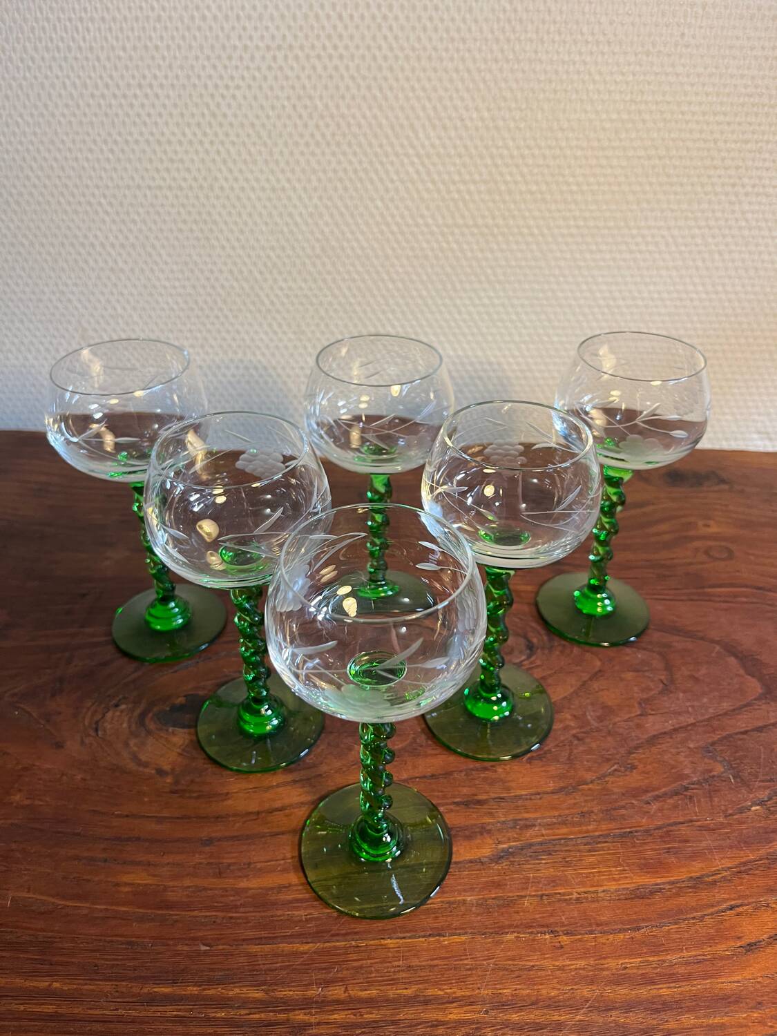 Alsace Bas-Rhin wine glass with turned and chiseled glass base