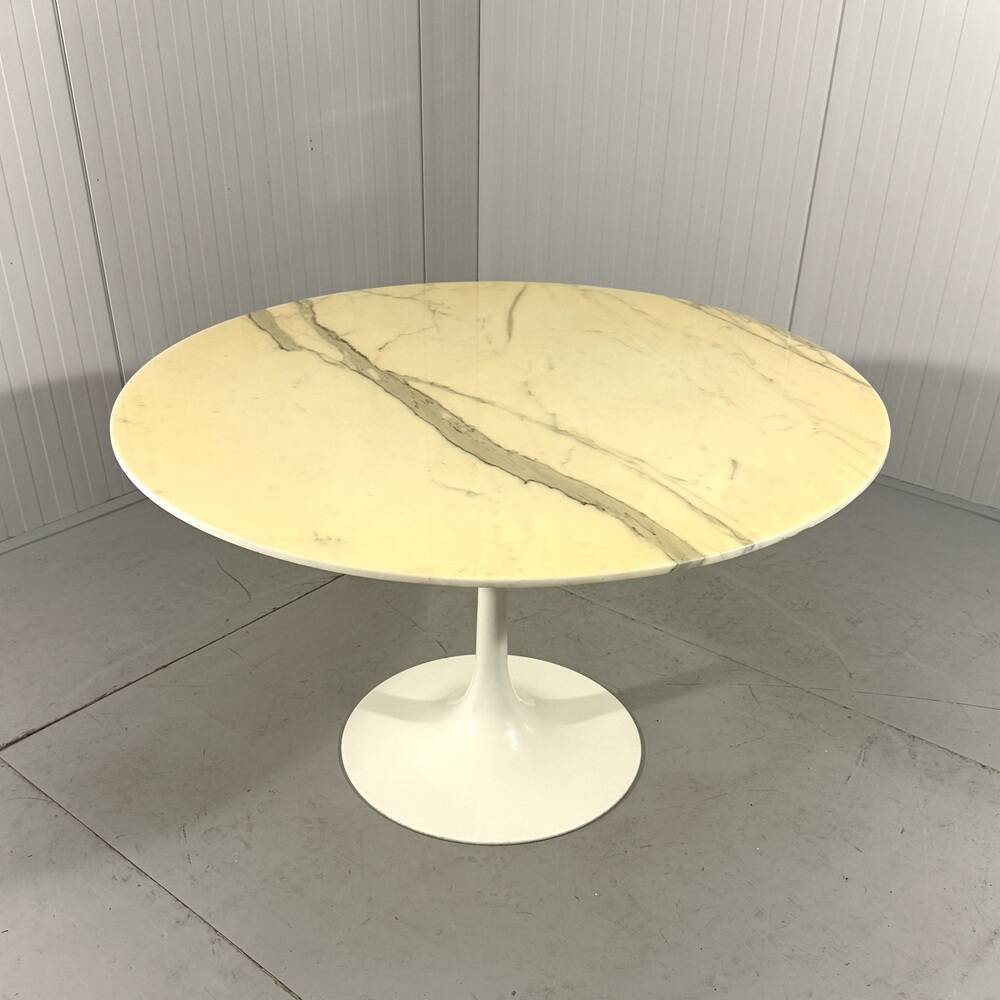 Round marble dining table with tulip foot 1960’s