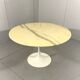 Table à manger ronde en marbre avec pied tulipe des années 1960.