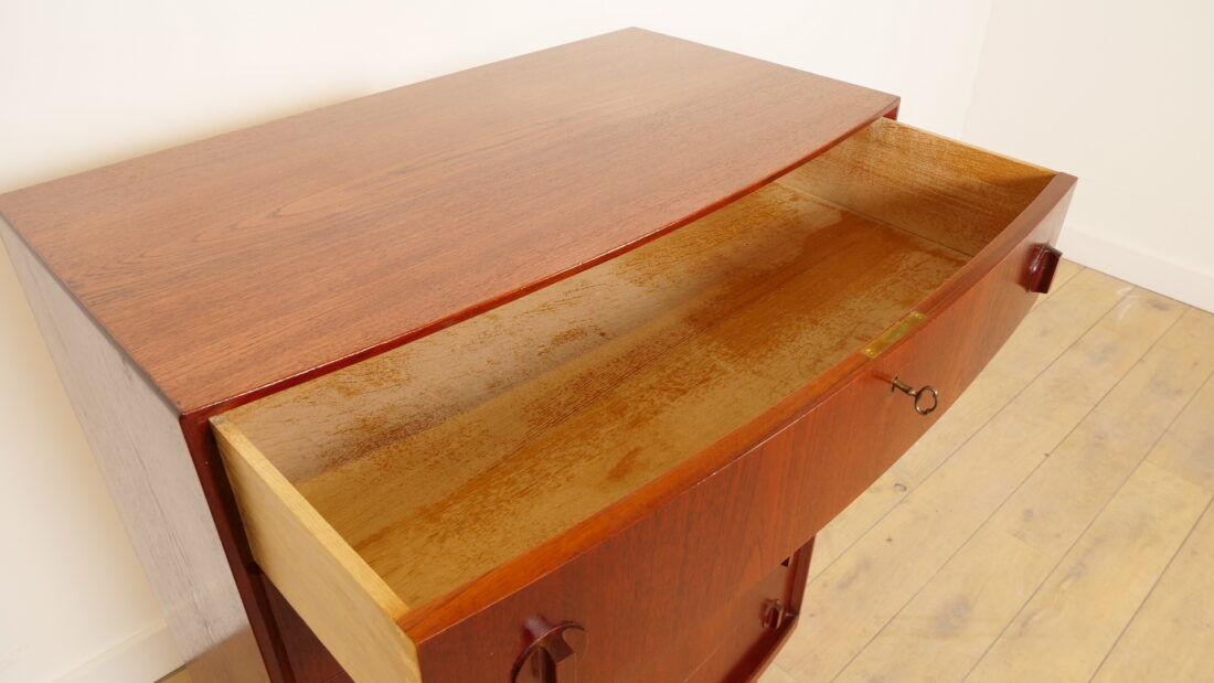 Vintage chest of drawers | 6 drawers | 120 cm | Teak | Henning Kjaernulf