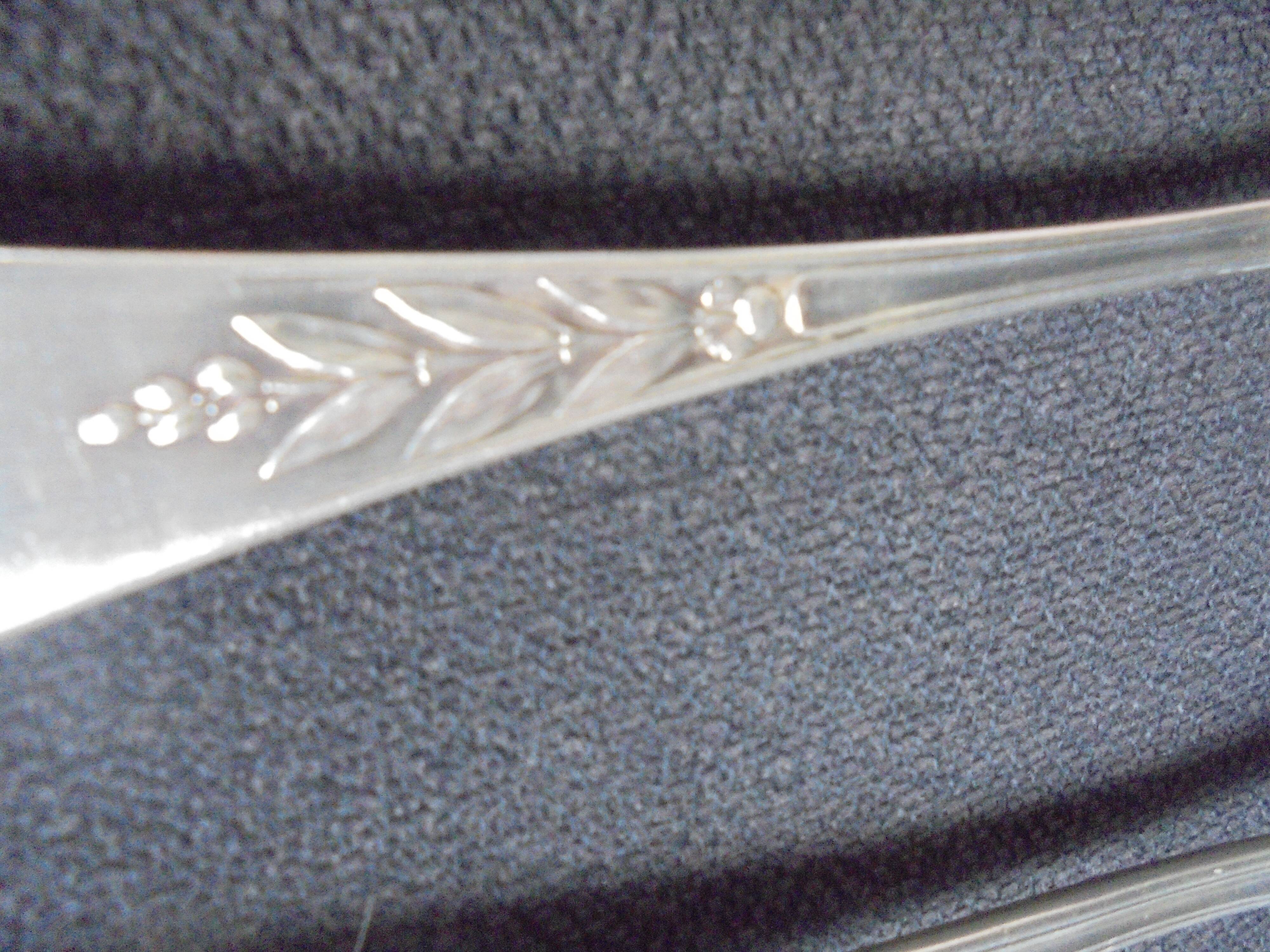5 christofle spoons laurel channels silver metal