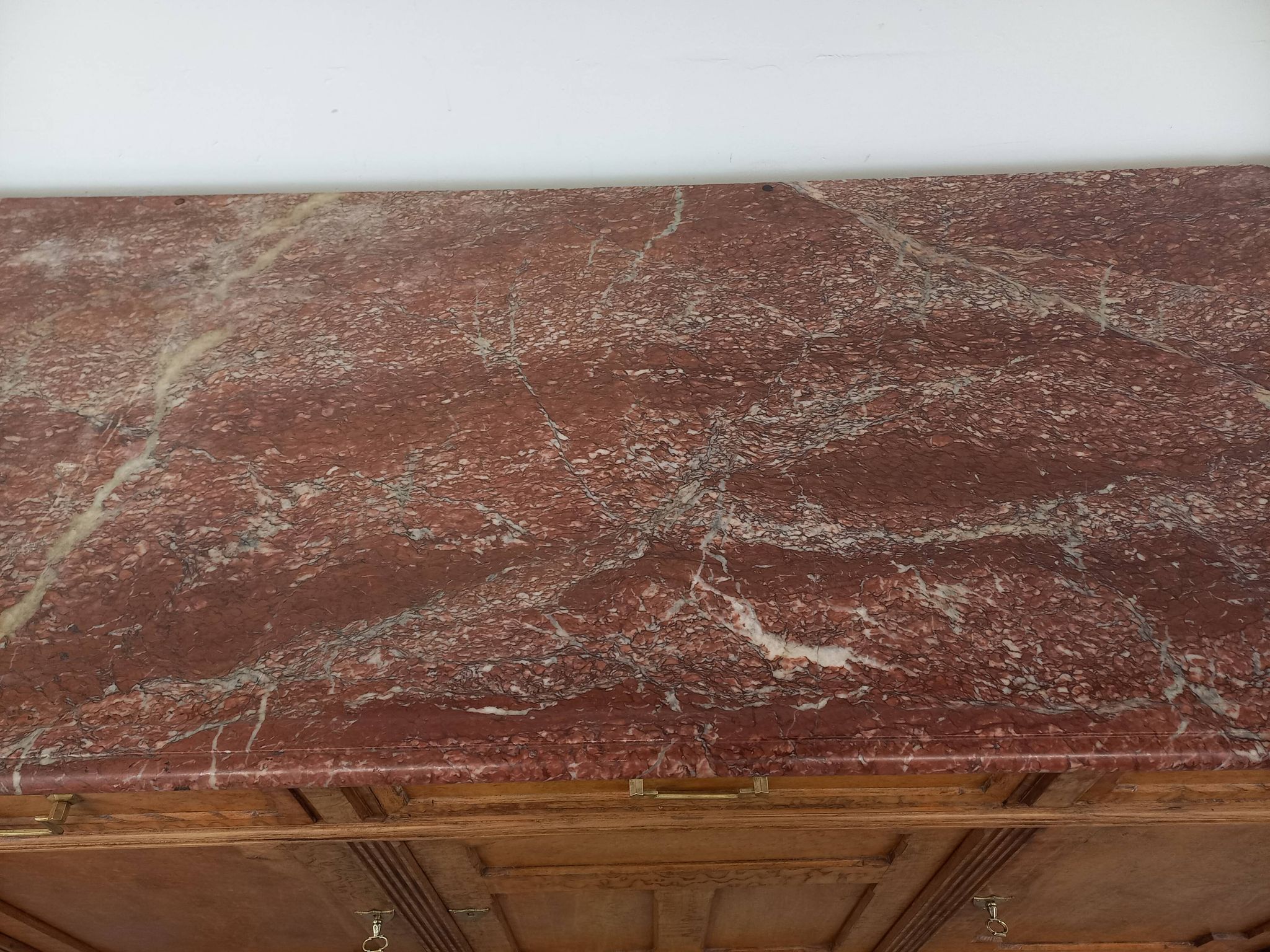 Marble top store bank