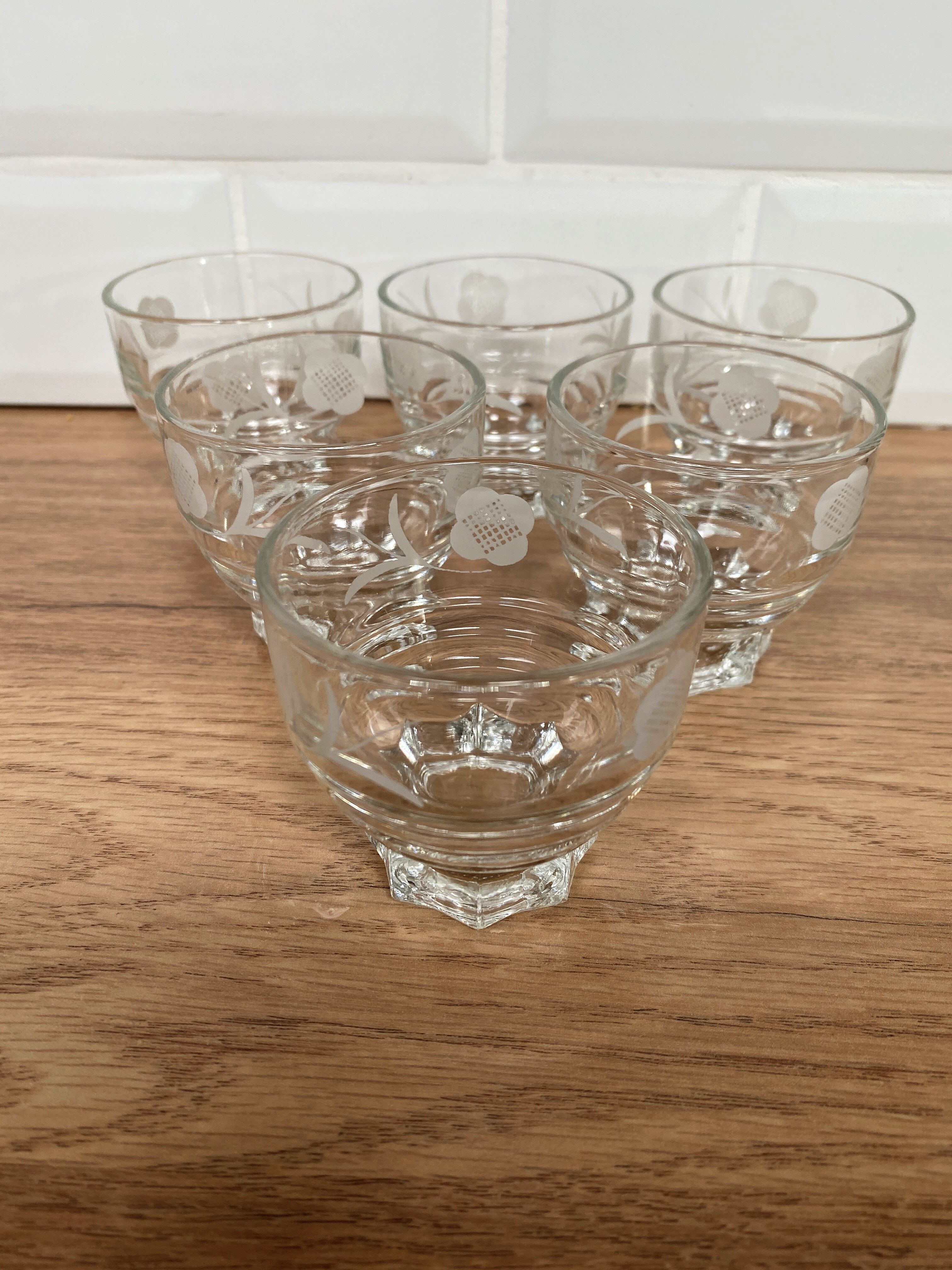 6 silkscreened vintage glasses