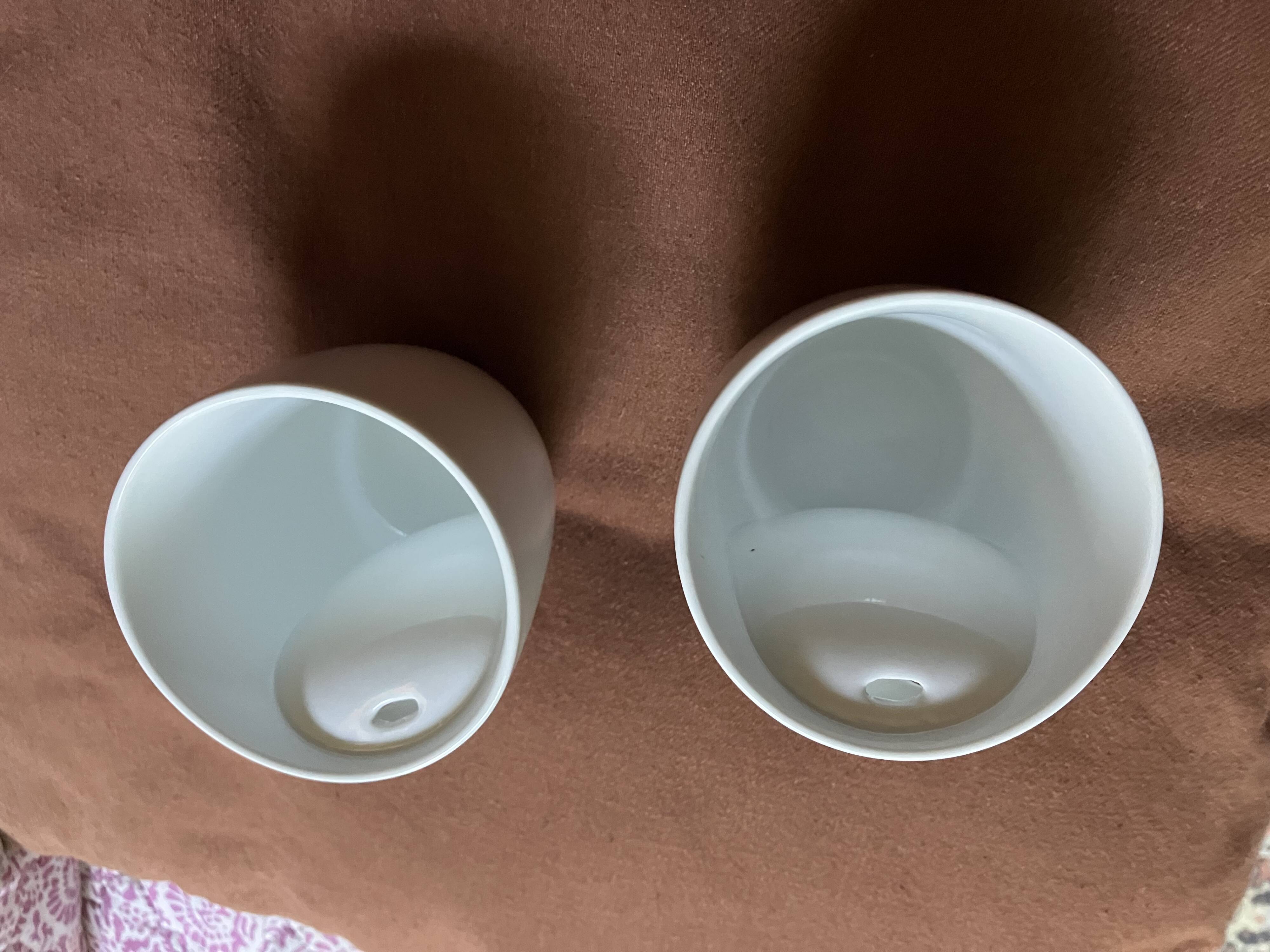 Paire mugs blancs faïence porte cuillère moderne rare