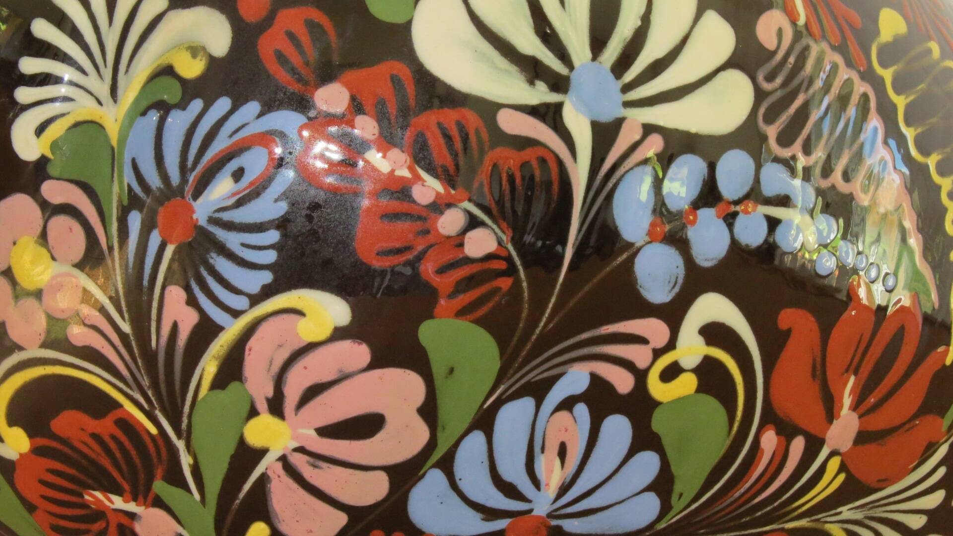 Hungarian vase early 20th century