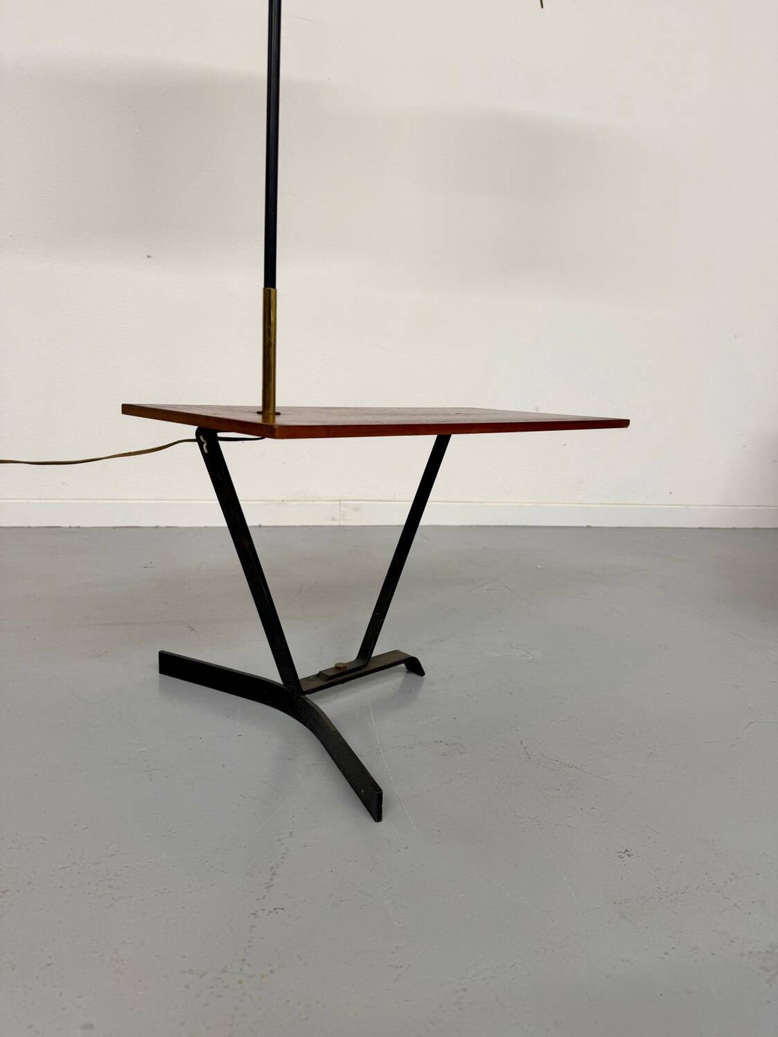 Vintage French design metal and brass floor lamp from the 1950s, Arlus