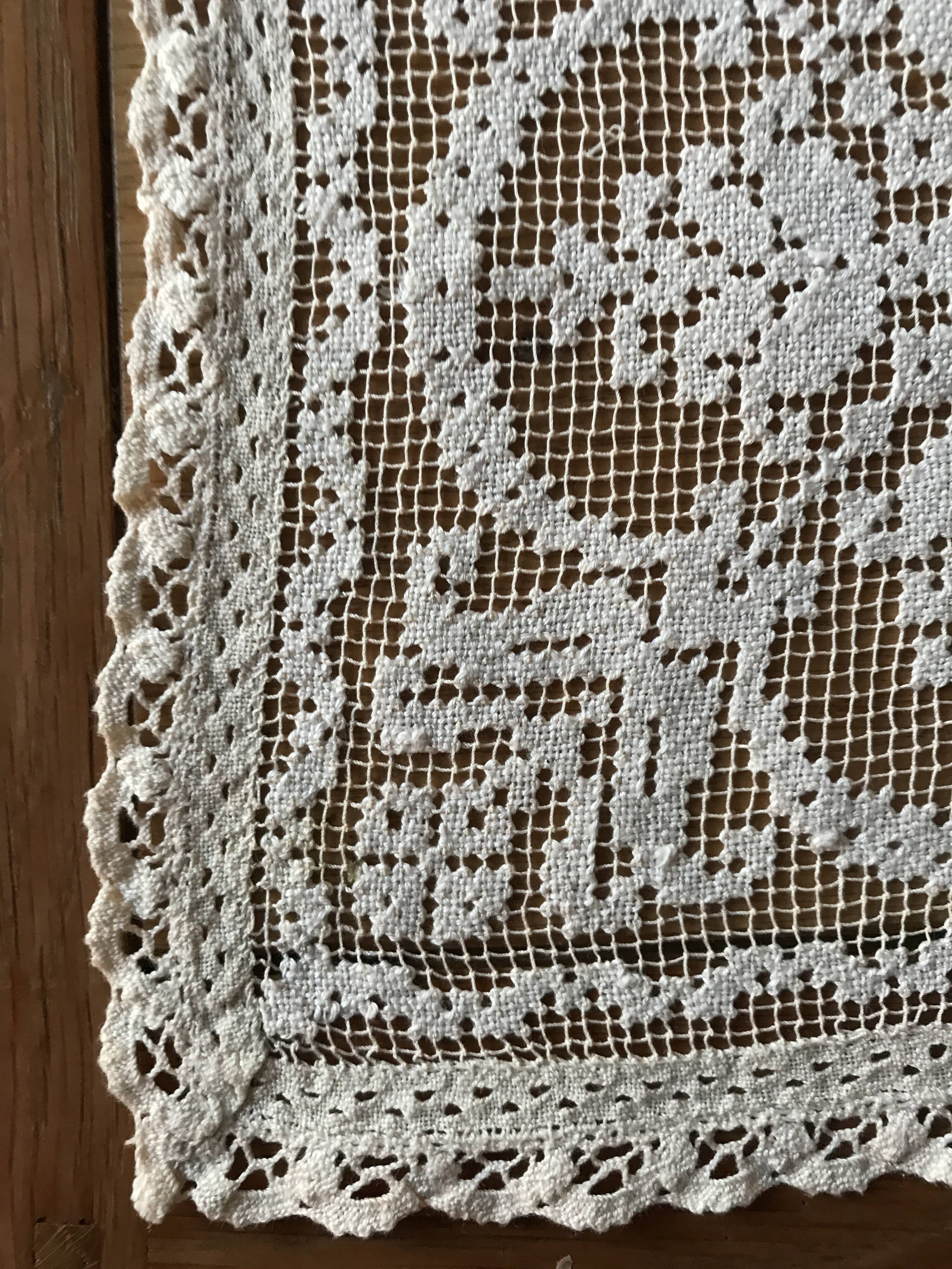 Ancien napperon brodé