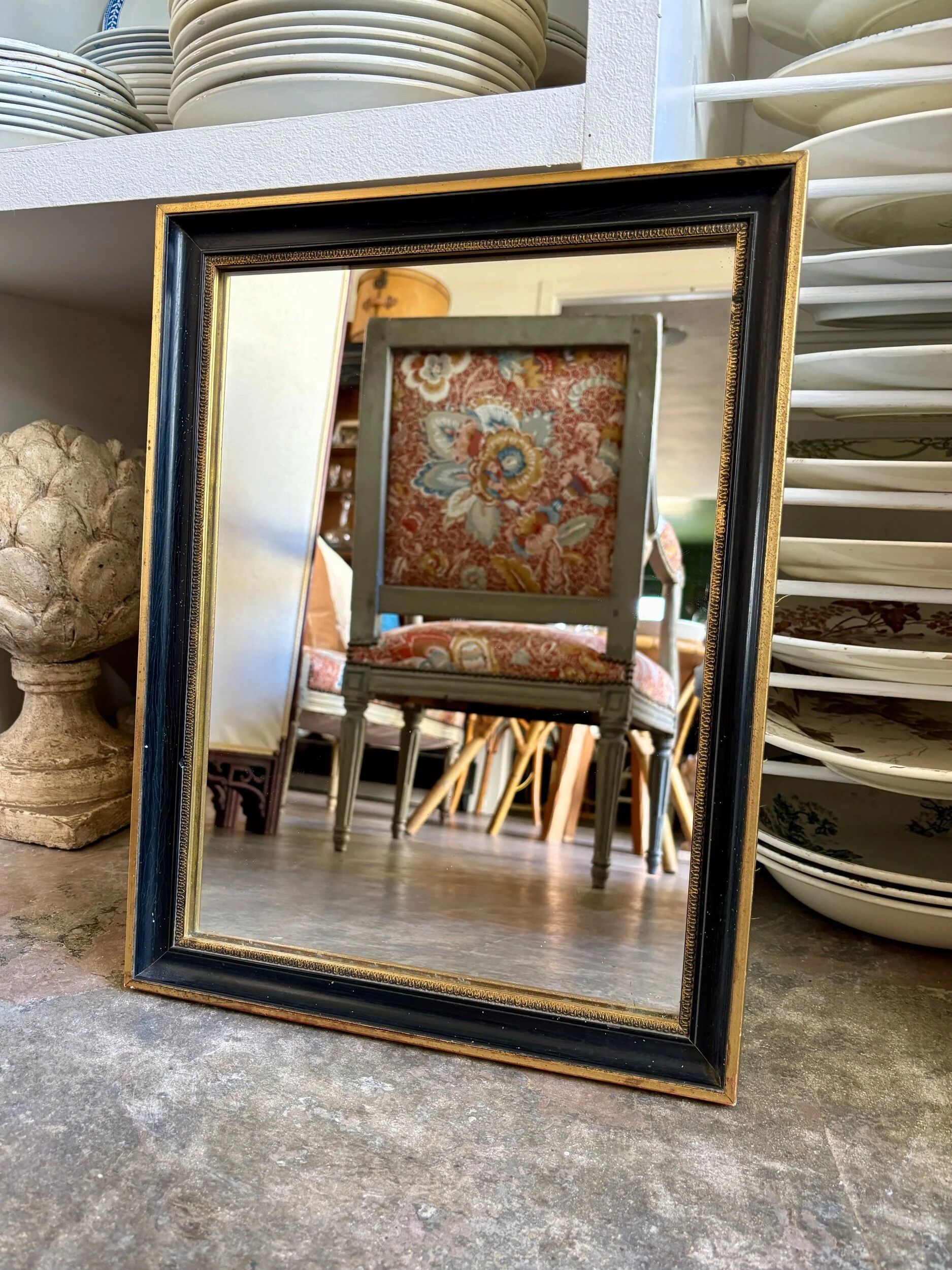 Miroir rectangulaire en bois noir et doré 45 x 35 cm