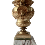 Paire de vases en bronze