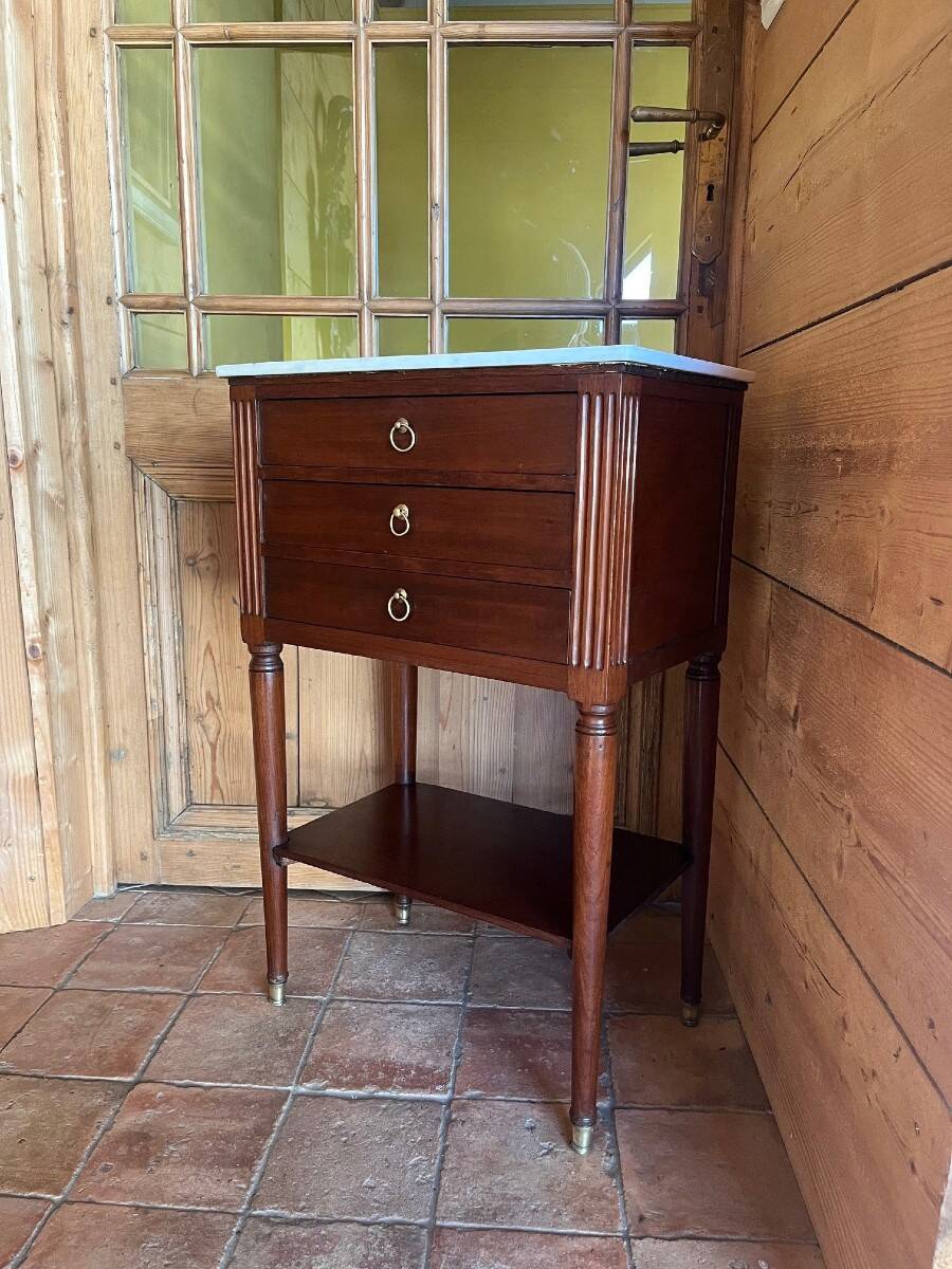 Mahogany chiffonnier table from the Louis XVI period.
