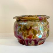 Iridescent ceramic pot