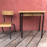 Vintage desk and chair for children between 3 and 5 years old