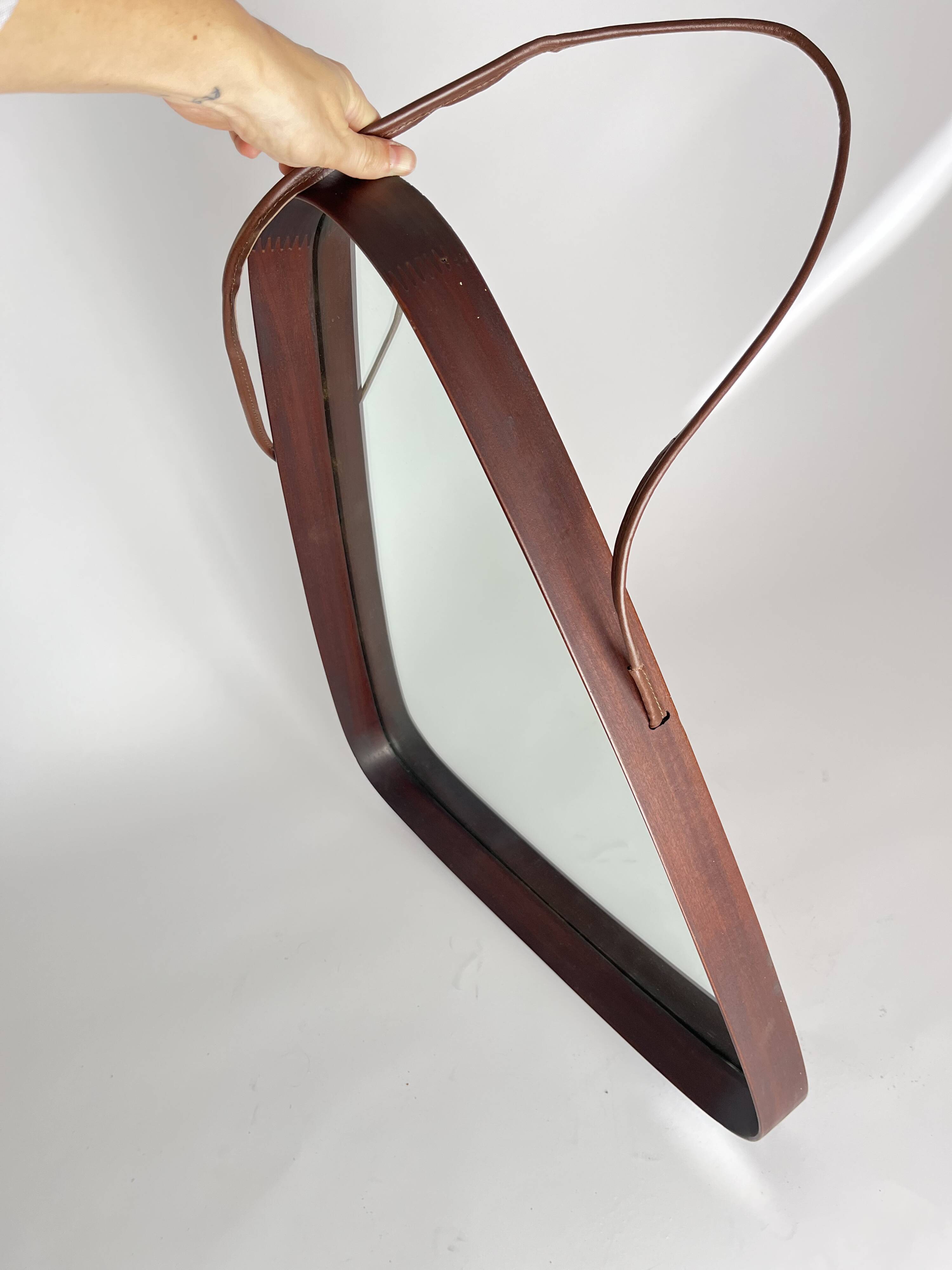 Miroir triangulaire en teck, Danemark, années 70