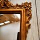 Miroir en stuc a bords biseautés