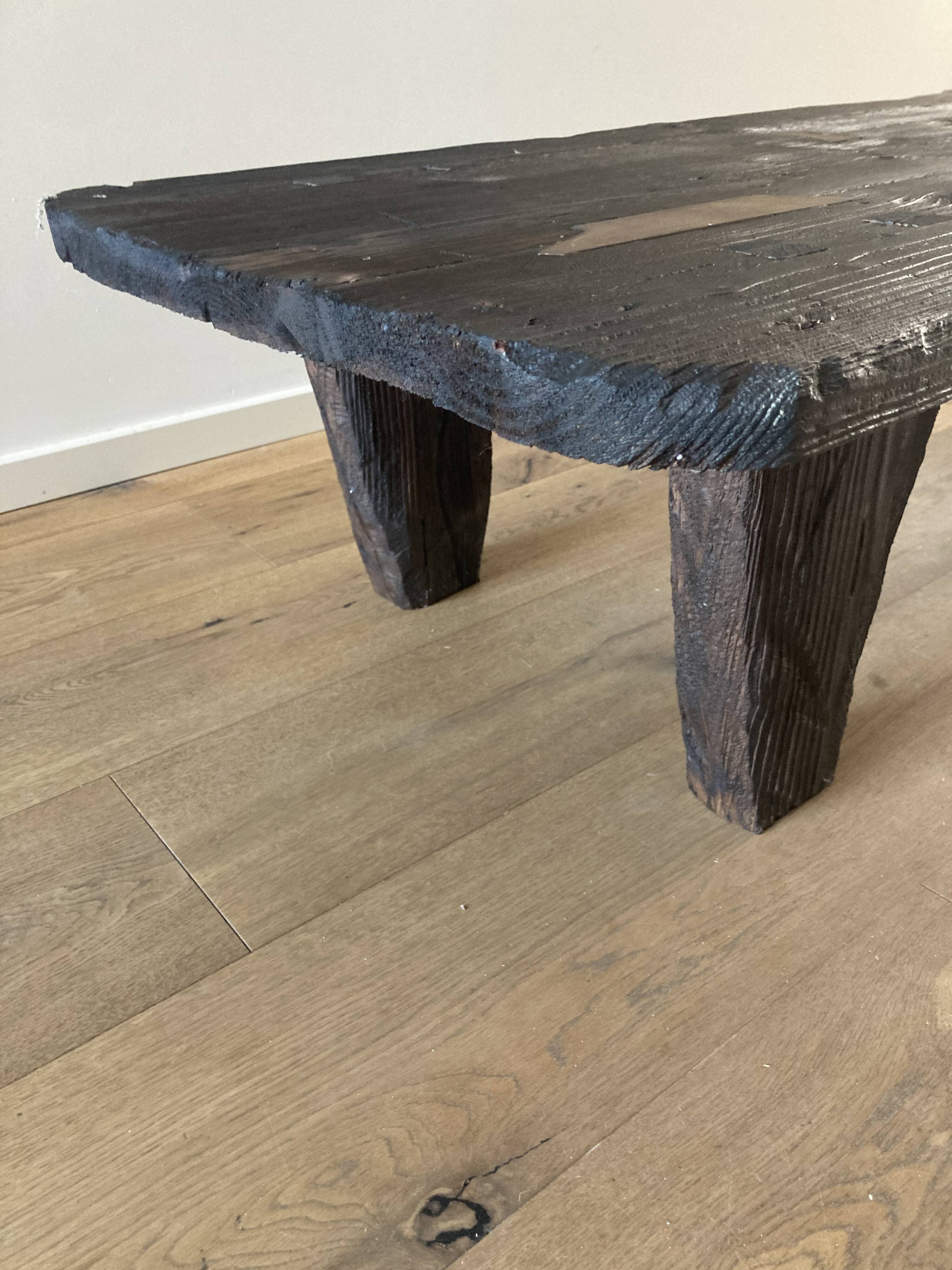 Table basse forme organique
