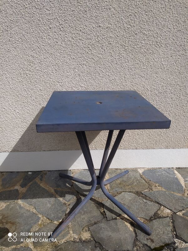 Table guéridon Tolix bleu