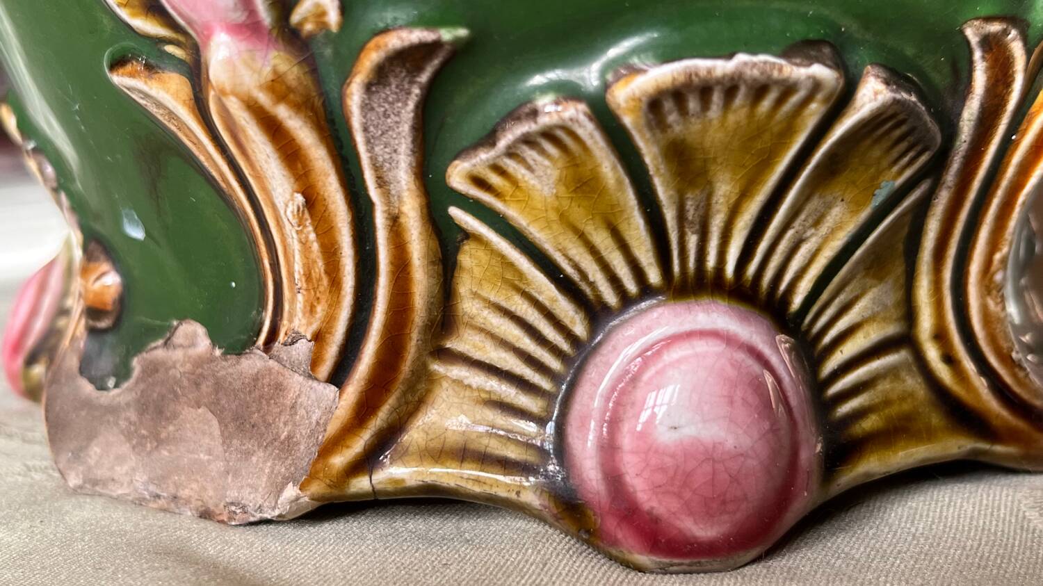 Honnaing art nouveau slip vase