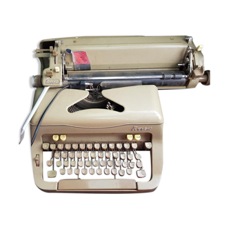 Everest typewriter