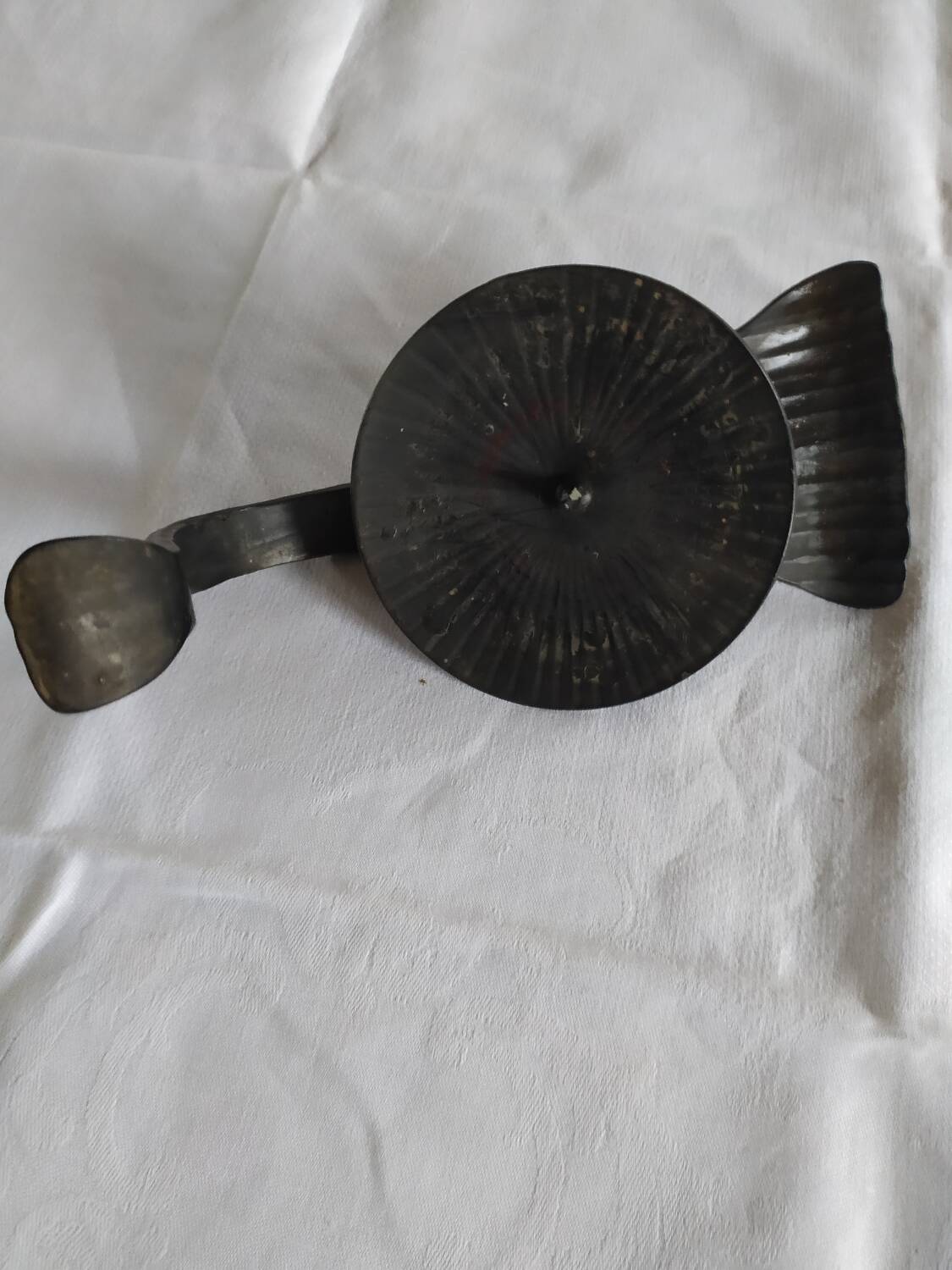 Black metal candle holder