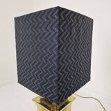 Paire de lampes de table de style Régence avec abat-jour noirs – Base en laiton et bois