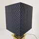 Paire de lampes de table de style Régence avec abat-jour noirs – Base en laiton et bois