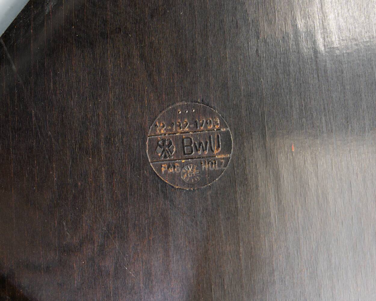 Set of 6 Pagholz chairs in a two-tone design, Pag Presswerke edition.