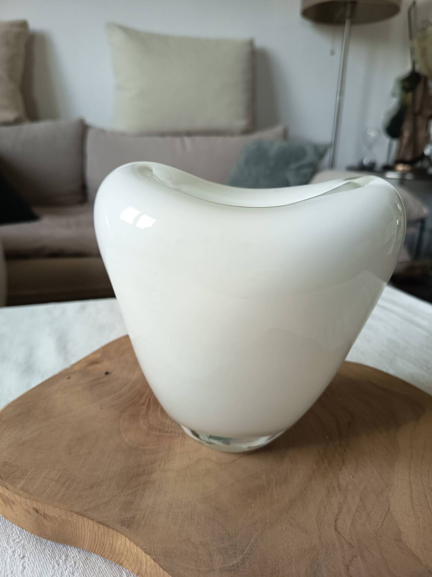 White and transparent heart-shaped Murano vase, Maria Christina Hamel.