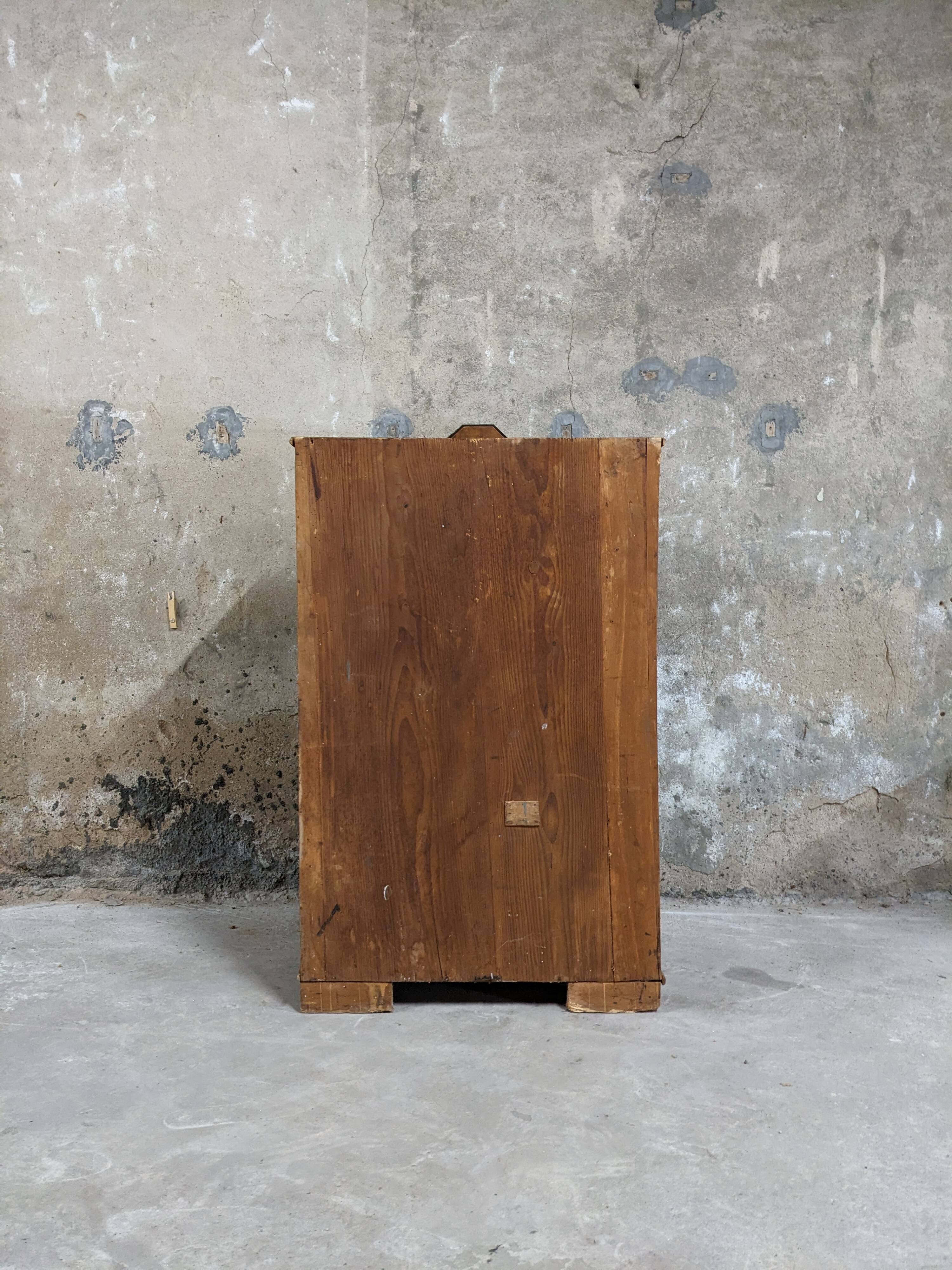 Small Art Deco cabinet from the 1930s