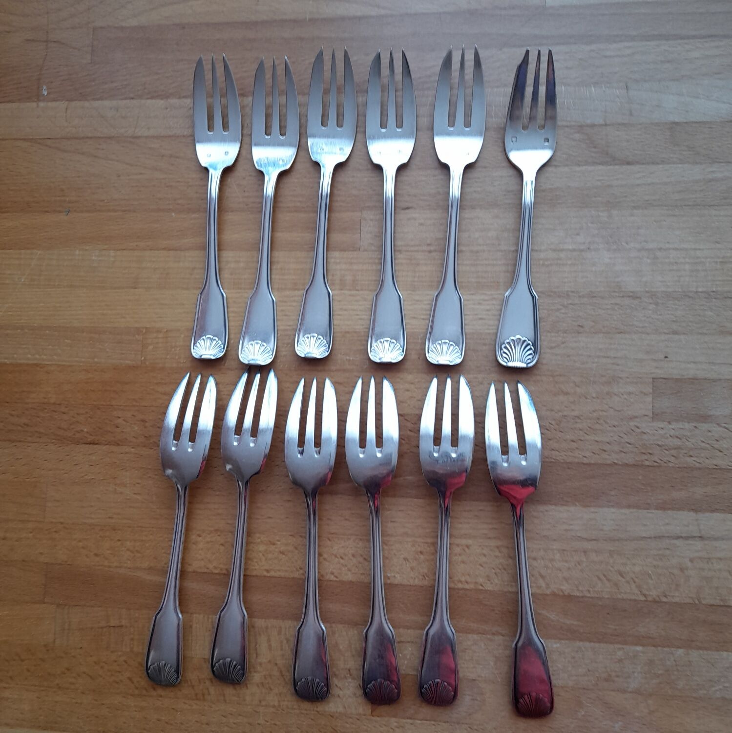 26-piece silver-plated fish set and serving cutlery