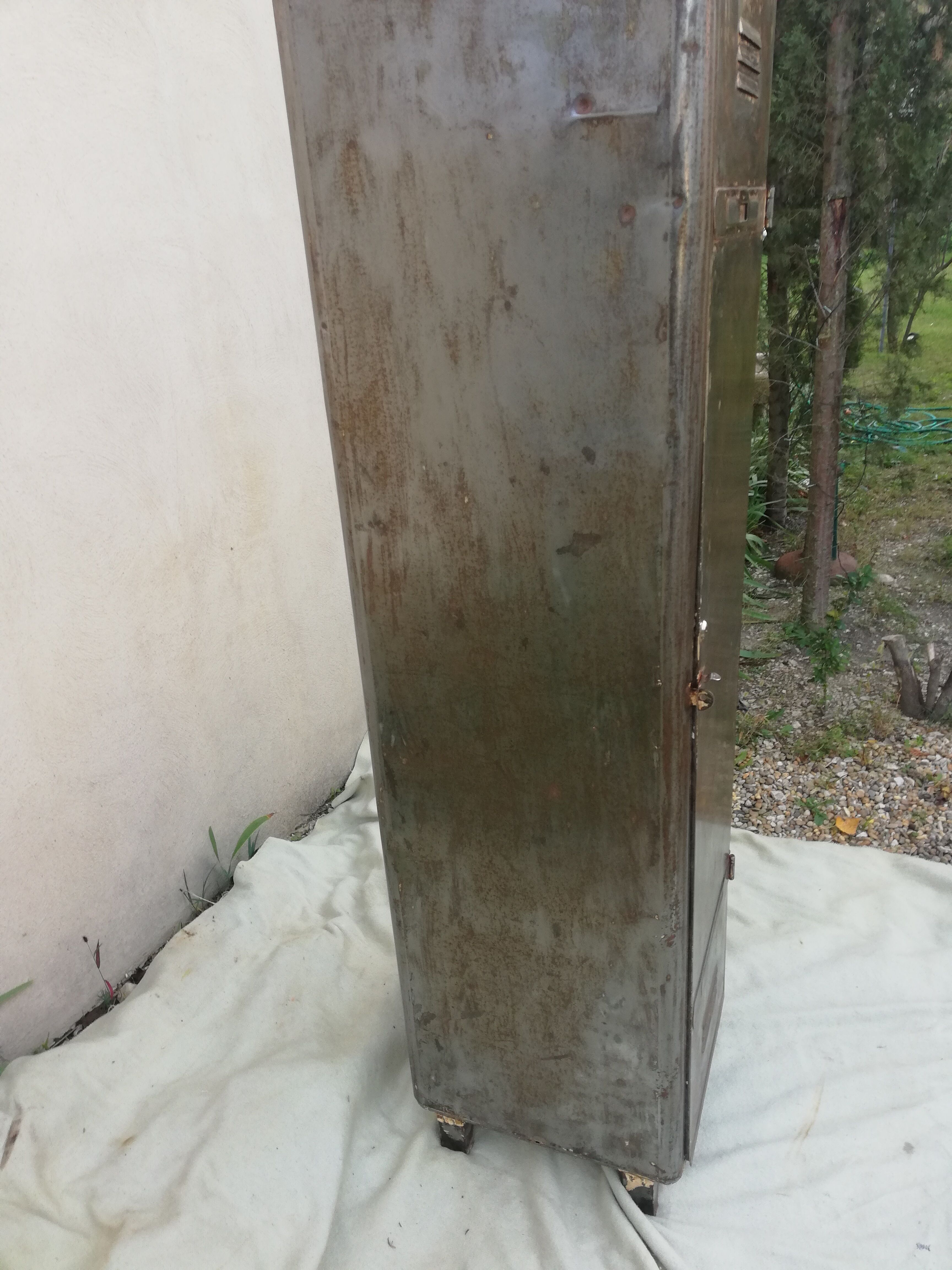 Iron factory cloakroom