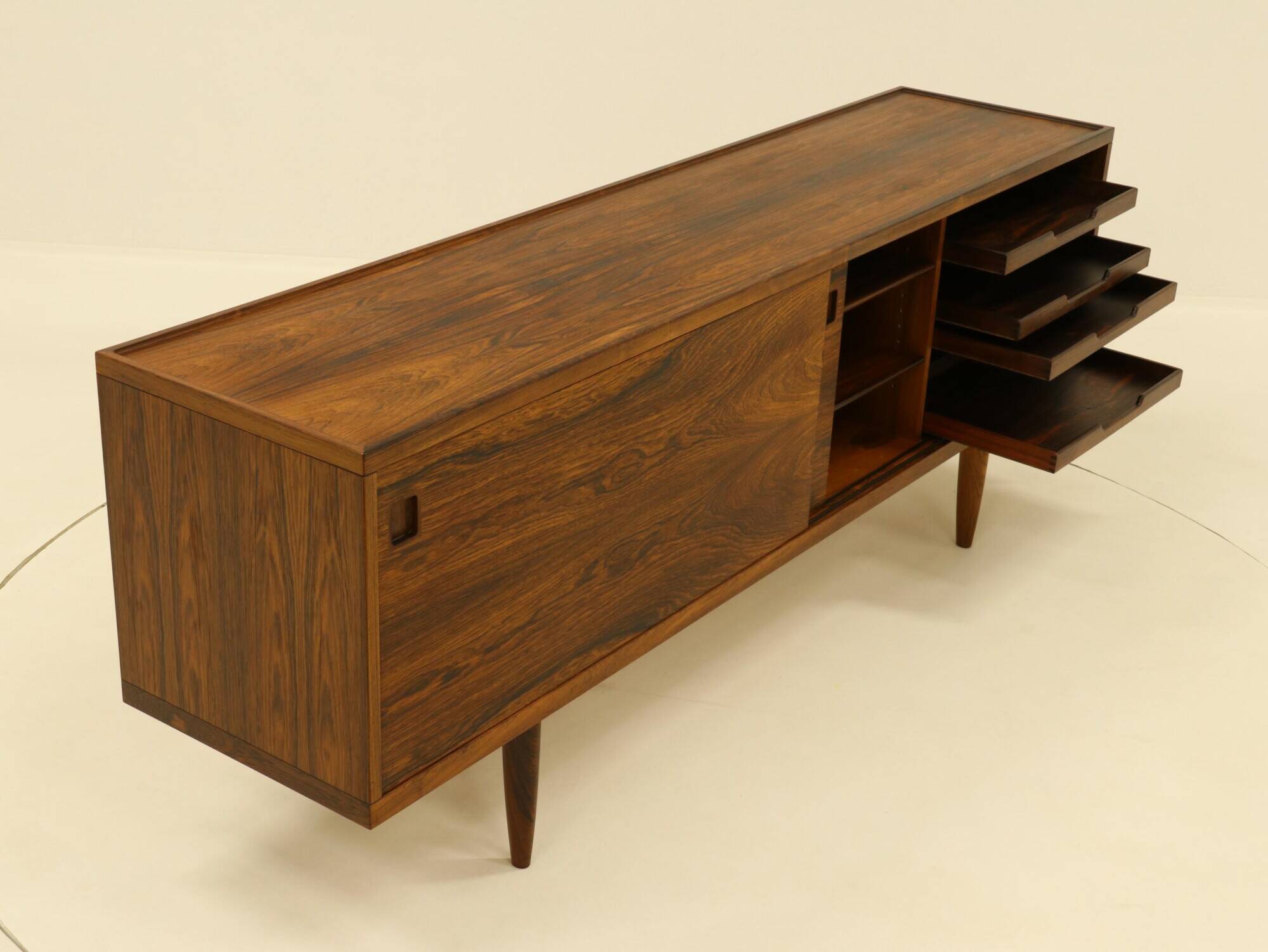 Buffet en palissandre modèle 20 de Niels Otto Møller