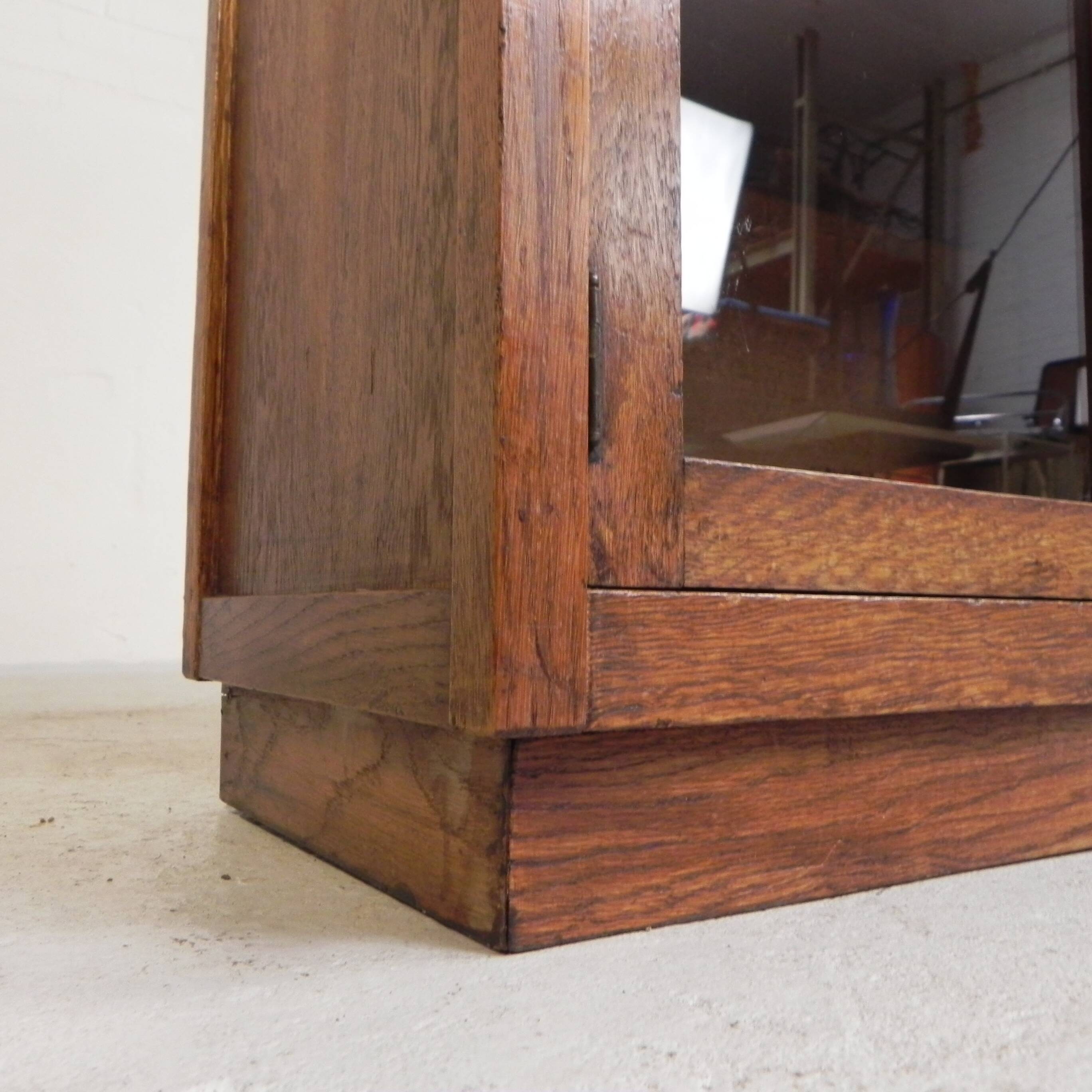 Petit meuble vitrine avec 2 portes, années 1930
