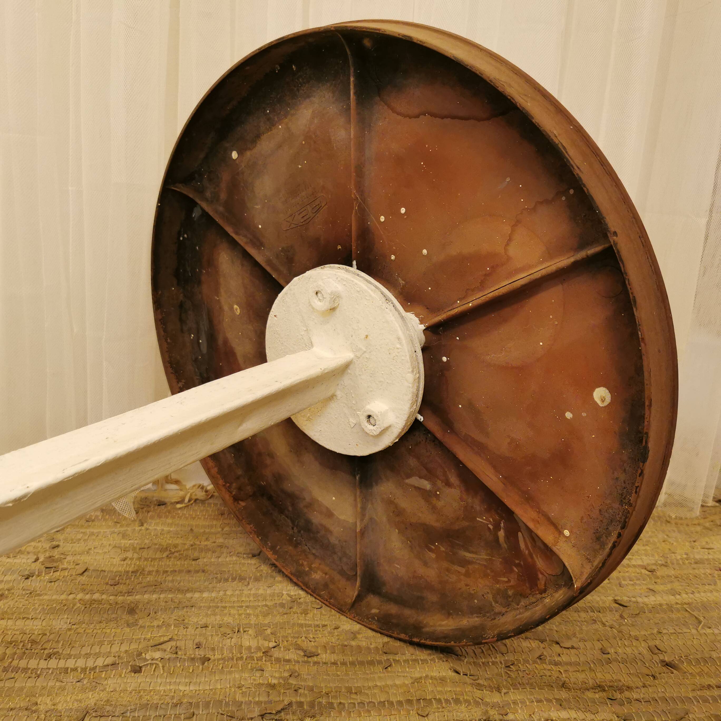 Table bistrot en bakélite et fonte