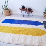 Beni Ourain Berber rug, handwoven in traditional style, size 140 x 260 cm.