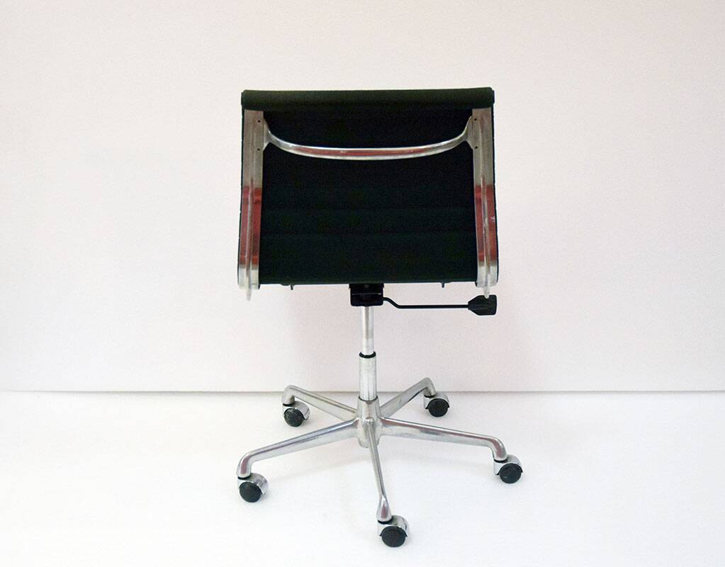 Charles & Ray Eames office chair mod. EA101 ICF production, 1970s