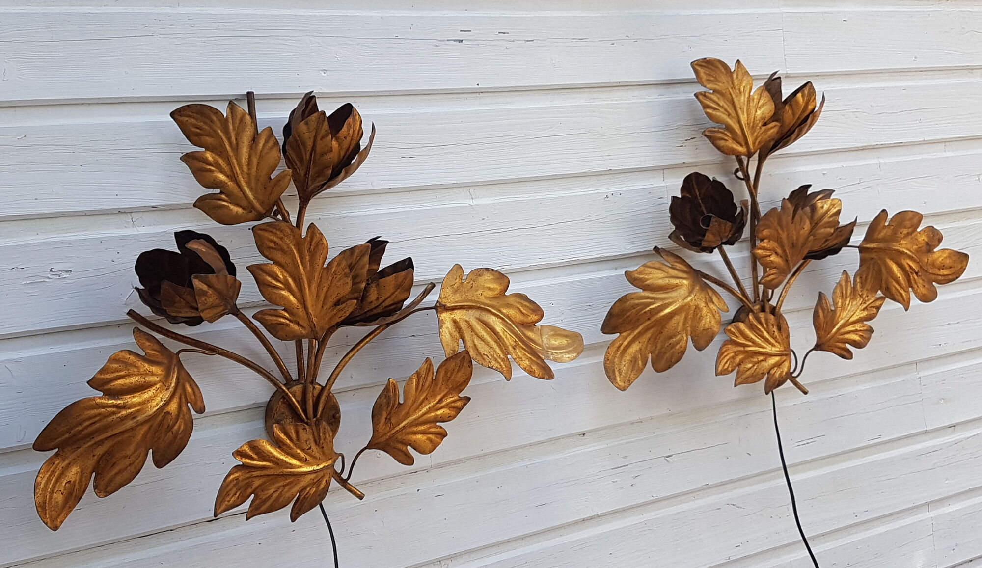 Paire d'appliques murales fleur feuillage en métal doré par Hans Kögl, 1970