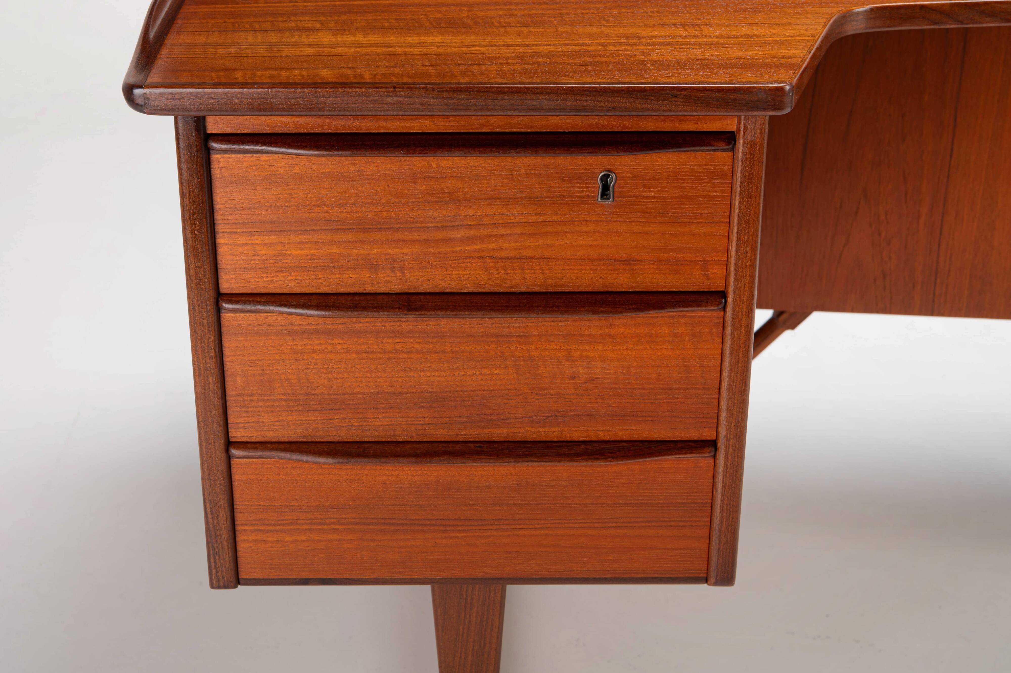 Freestanding Boomerang Writing Desk by Peter Løvig Nielsen for Løvig, 1960s