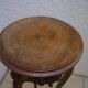 Ancienne selette en bois sculté