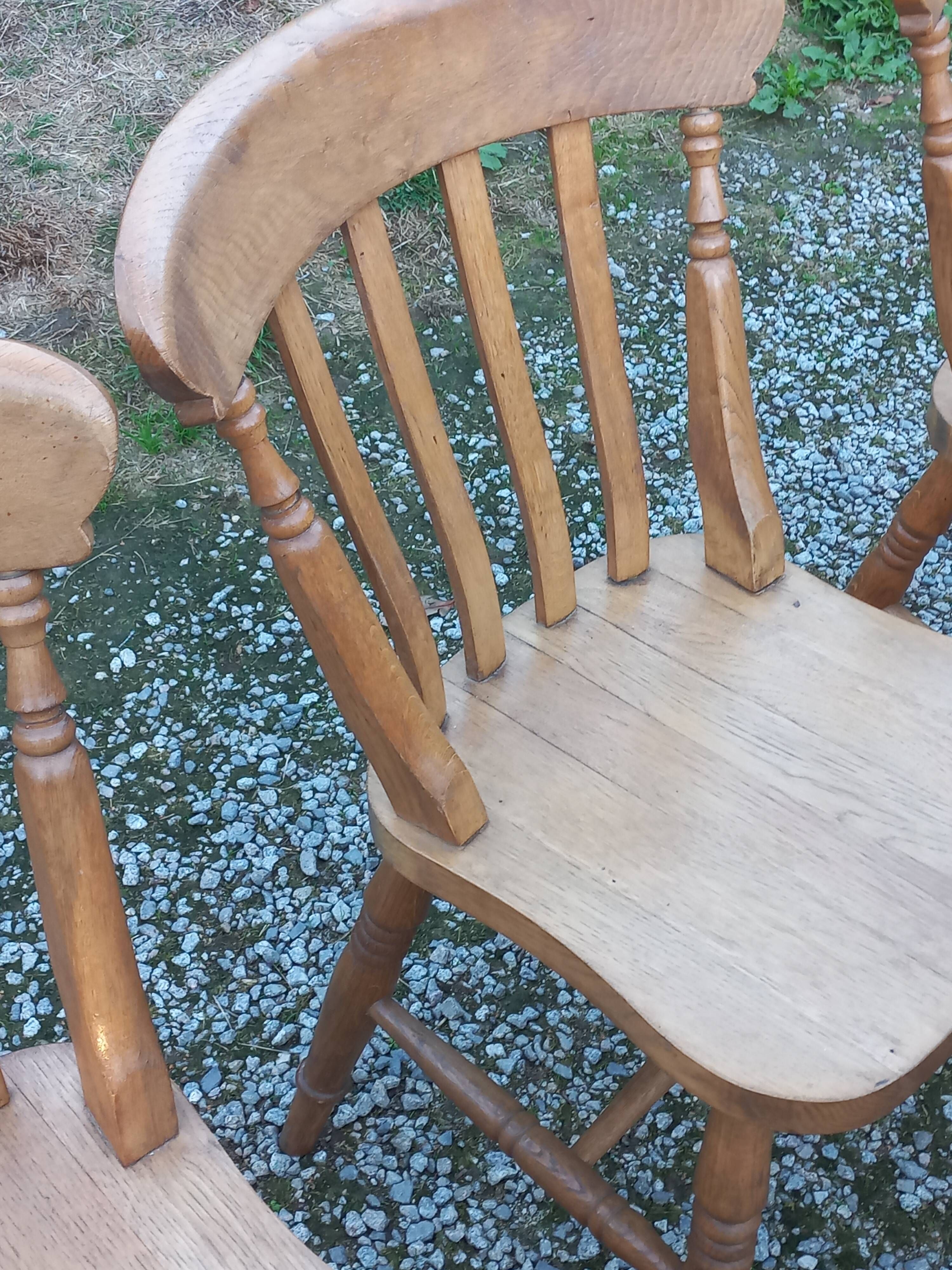 Set de 4 chaises et 1 fauteuil style montagne en chêne