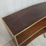 Vintage wicker bar and its two stools