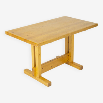 Les Arcs pine table