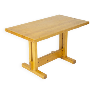 Les Arcs pine table