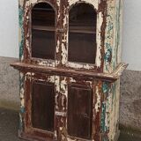 Armoire vitrée en bois ancienne patinée
