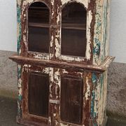 Armoire vitrée en bois ancienne patinée
